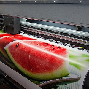 Печать на самоклеящейся пленке