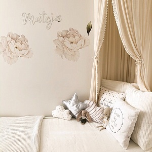 Интерьерная печать на самоклеящейся пленке