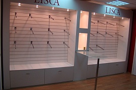 Торговое оборудование для шоу-рума Lisca
